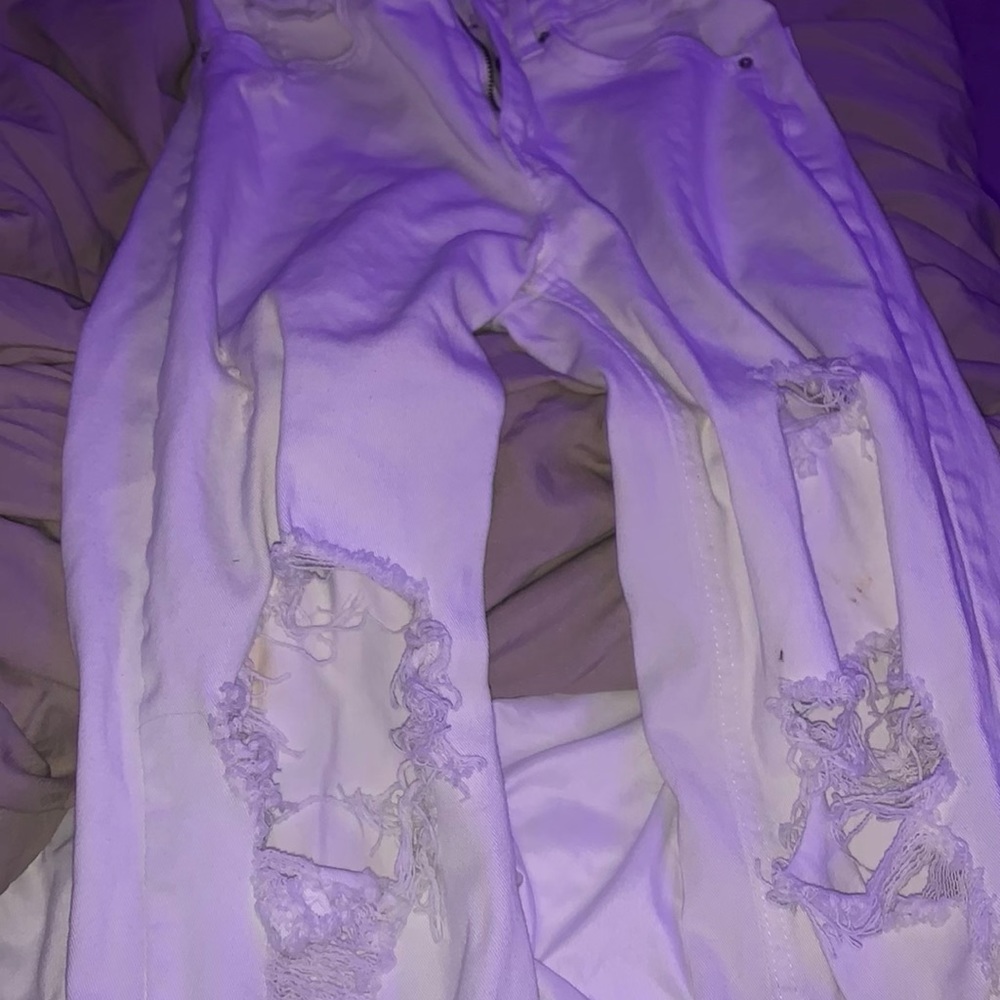 it only have 3 minor stains